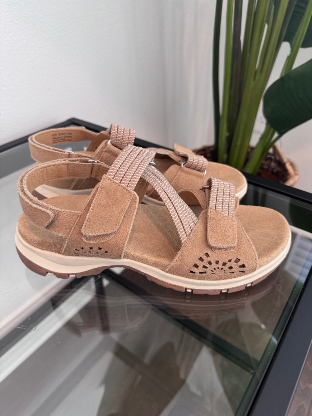 SOFTWALK Oahu Woman’s Beige Suede Adjustable Sandals Size 9.5